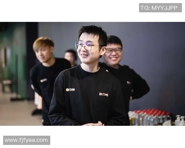 DOTA2焦点分析:深入探讨V5战队的技术策略与战术布局 DOTA2焦点分析:深入探讨V5战队的技术策略与战术布局